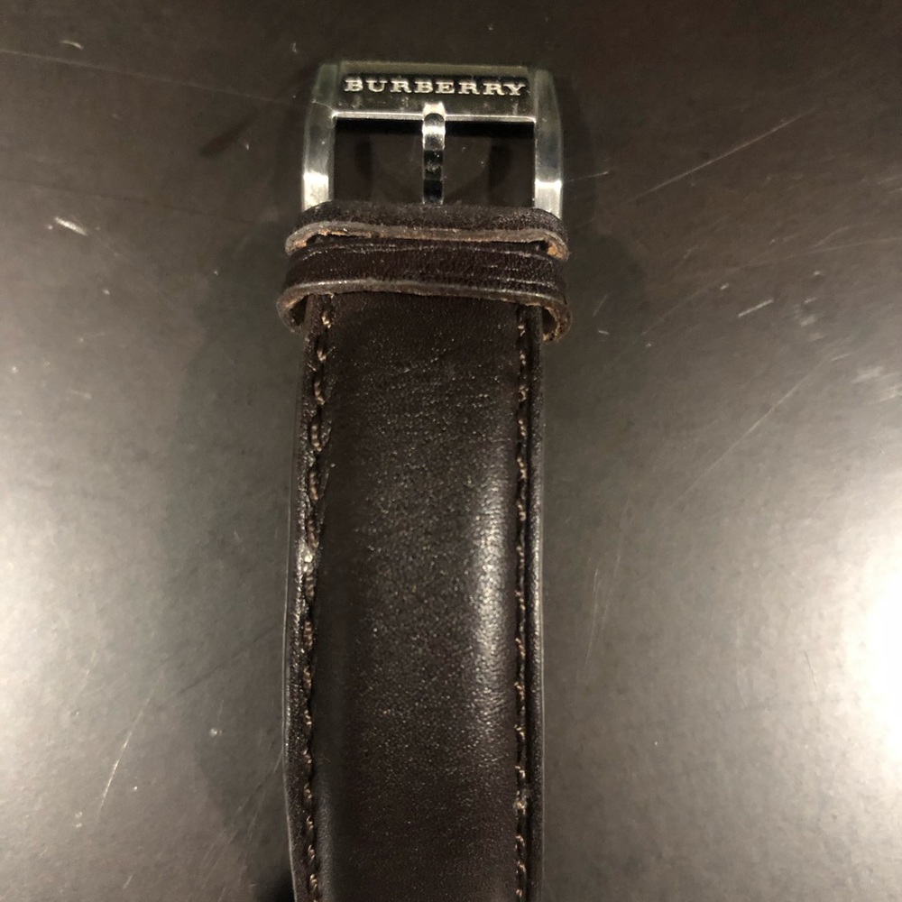 Woman’s brown leather Burberry watch - Picture 5 of 8